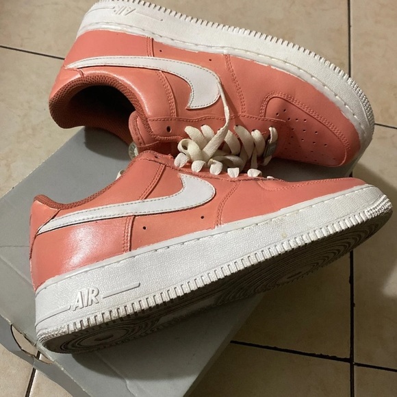 nike air force 1s - Picture 2 of 4